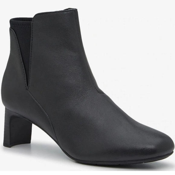 Clarks Shoes - Clarks Kyndall Fae Ankle Bootie in Black Leather